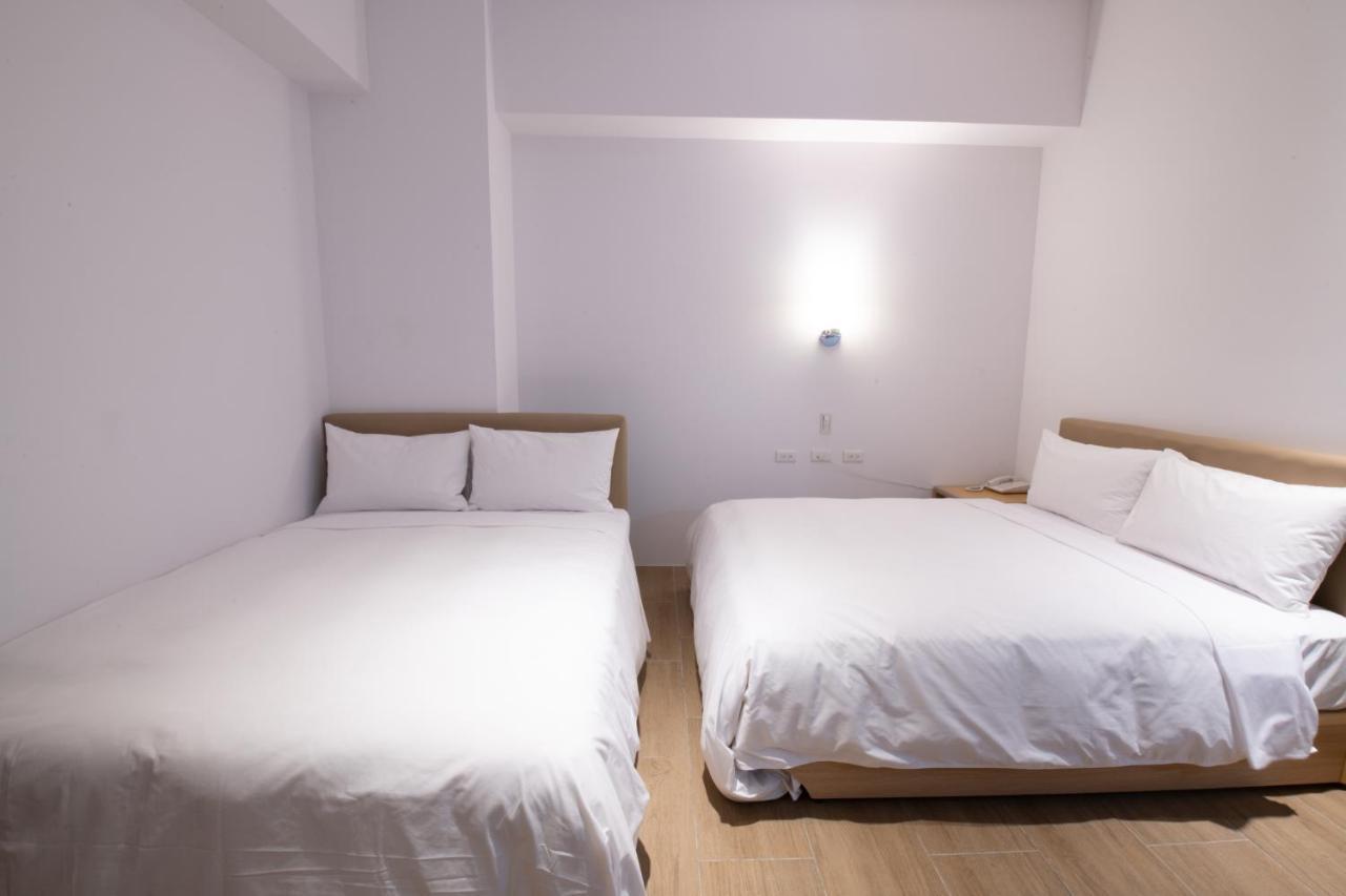 Liann Hotel Taichung Bagian luar foto