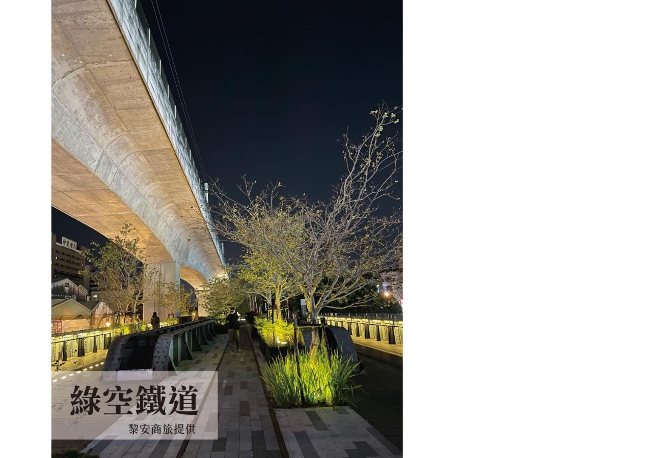 Liann Hotel Taichung Bagian luar foto