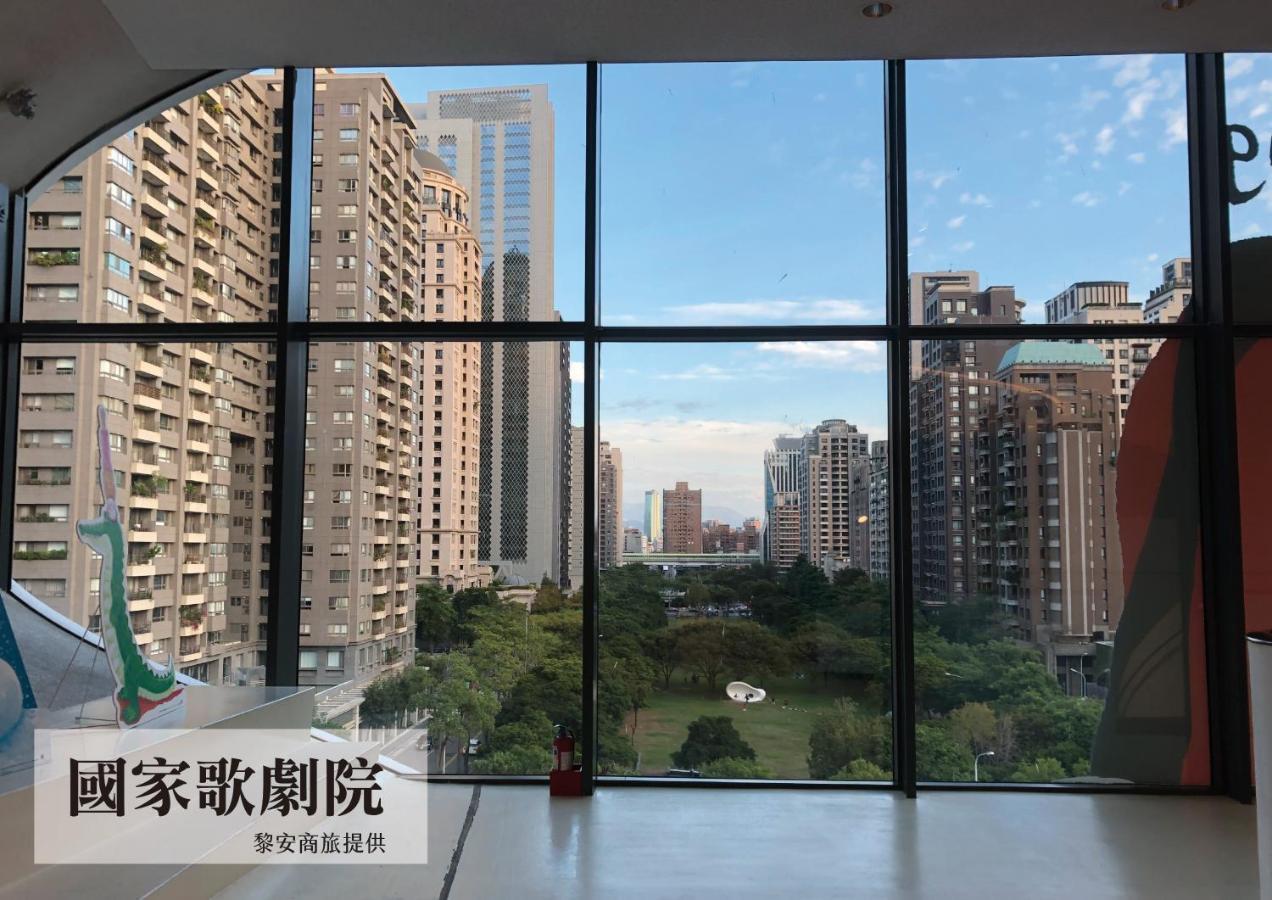 Liann Hotel Taichung Bagian luar foto
