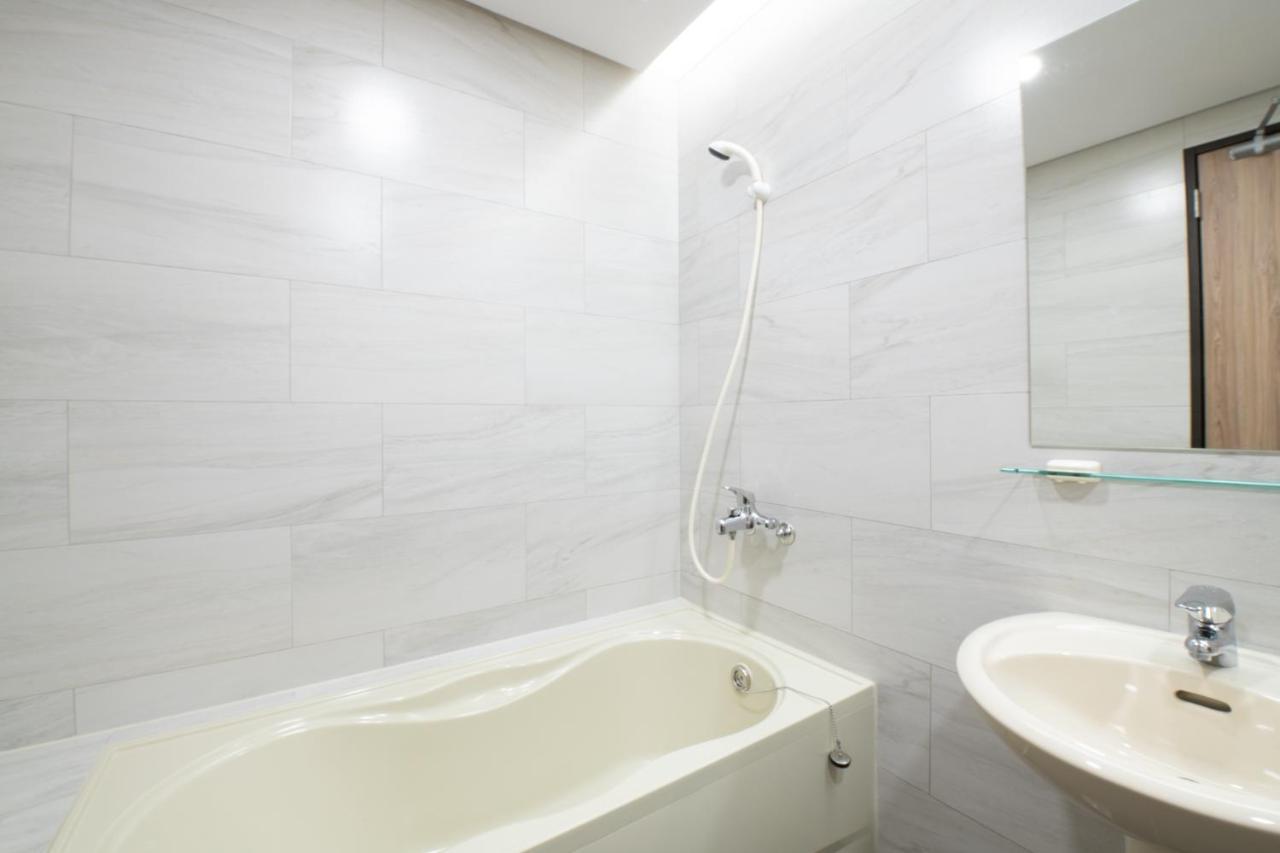 Liann Hotel Taichung Bagian luar foto